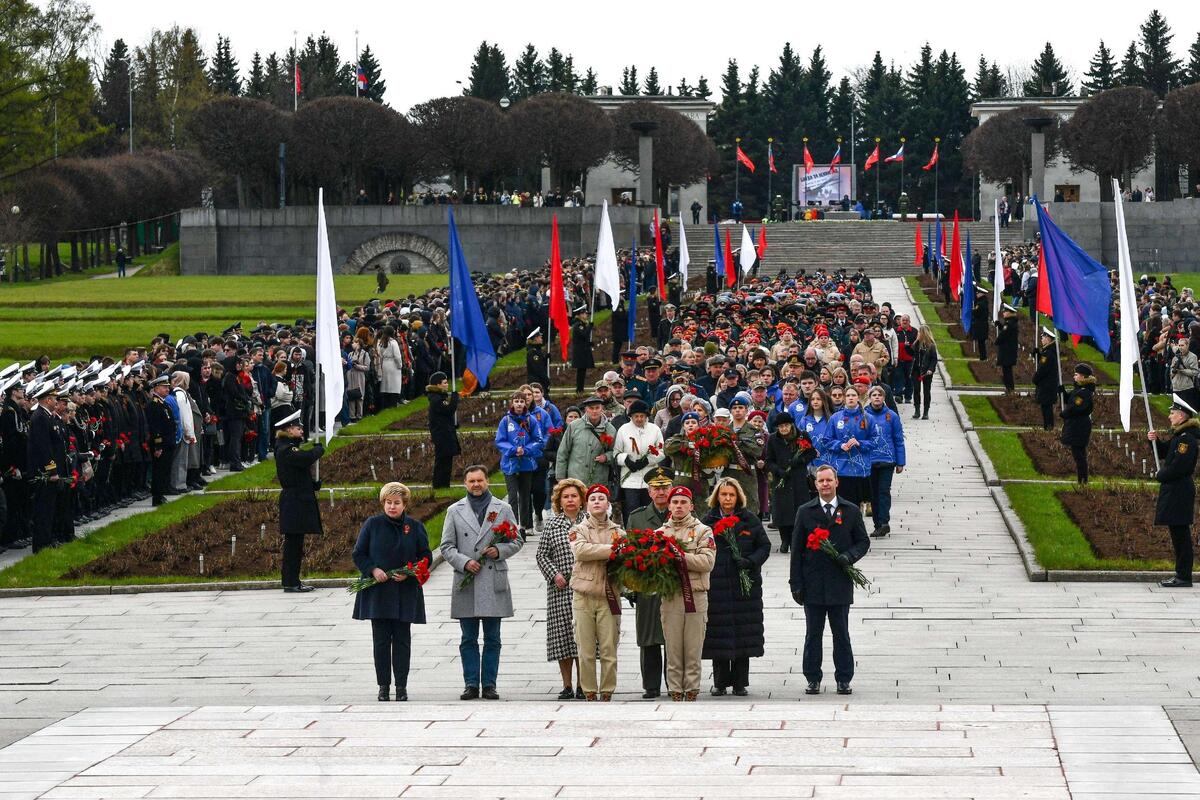 Торжественно-траурная церемонии возложения цветов посвященной Дню Победы в Великой Отечественной войне 1941-1945 гг.